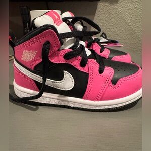 NIKE AIR JORDAN 1 - NEW IN BOX